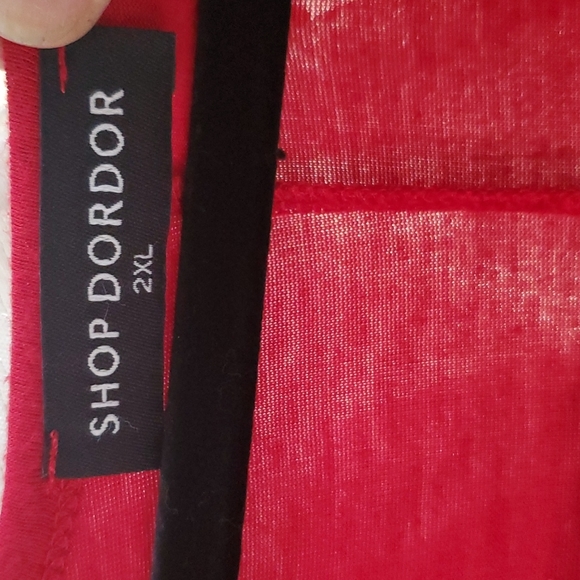 Tunic length top short long hem - Picture 2 of 2